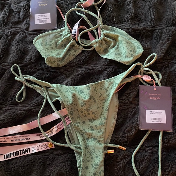 House of CB Lira reverse triangle bikini set - Picture 10 of 11